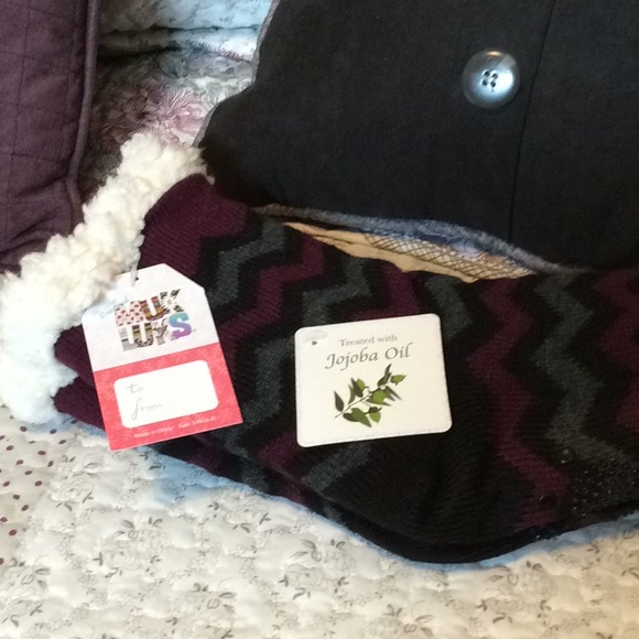 Muk Luk Slippers-NWT - Picture 1 of 5